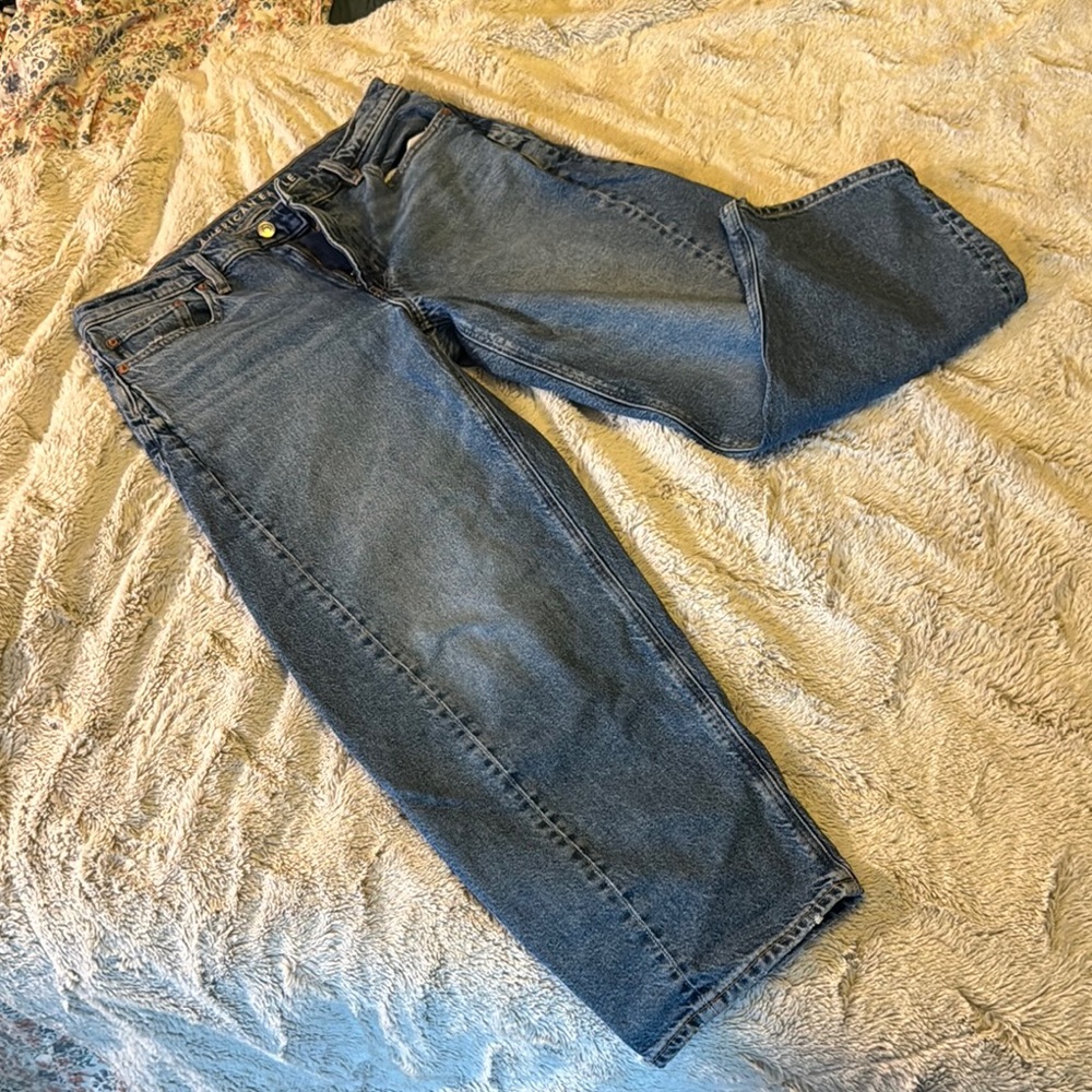 American Eagle Barrel Jeans
